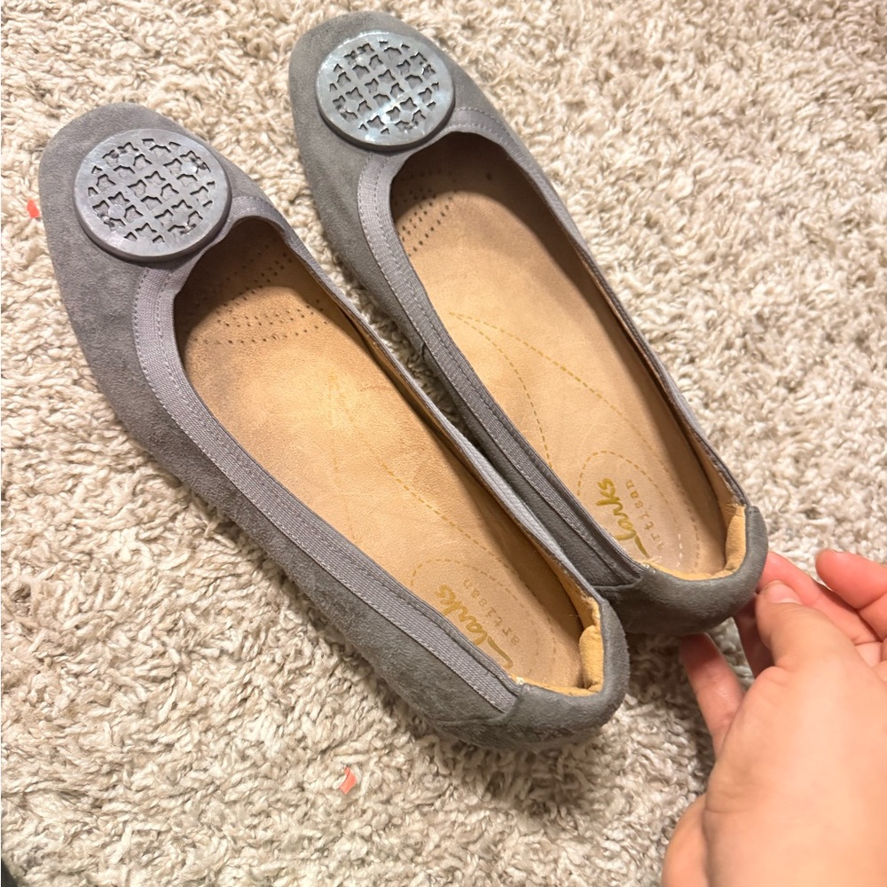 Clarks‎ Women's Gray Artisan Flats